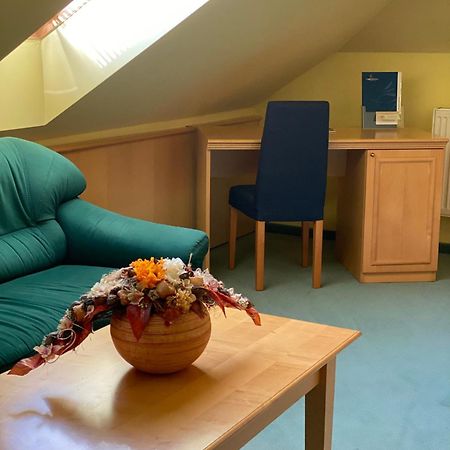 Parkhotel Na Baracke Nová Dubnica Eksteriør billede