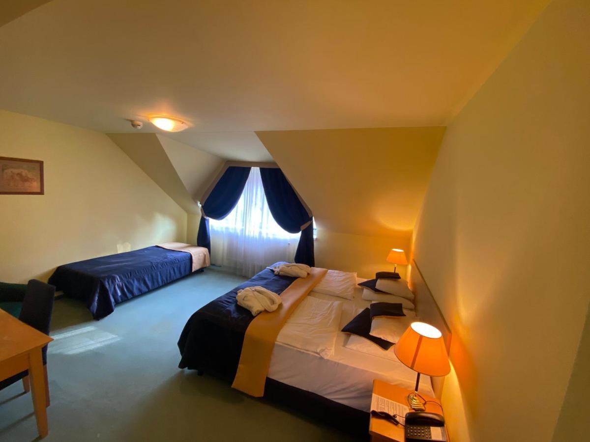 Parkhotel Na Baracke Nová Dubnica Eksteriør billede