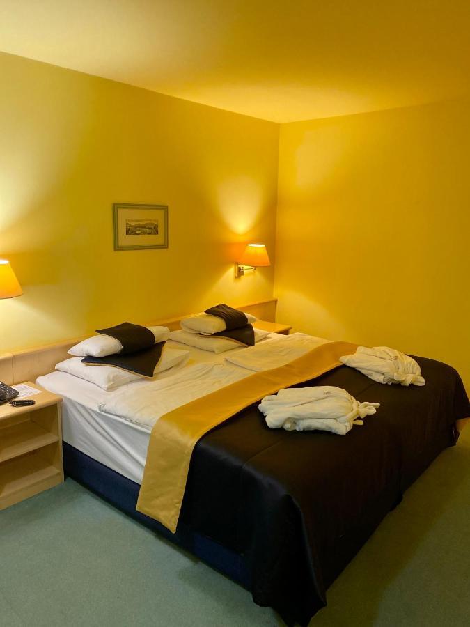 Parkhotel Na Baracke Nová Dubnica Eksteriør billede