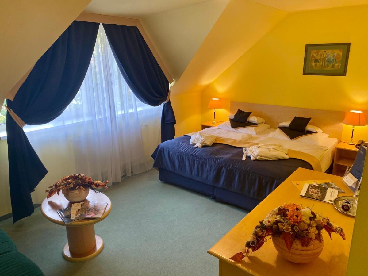 Parkhotel Na Baracke Nová Dubnica Eksteriør billede