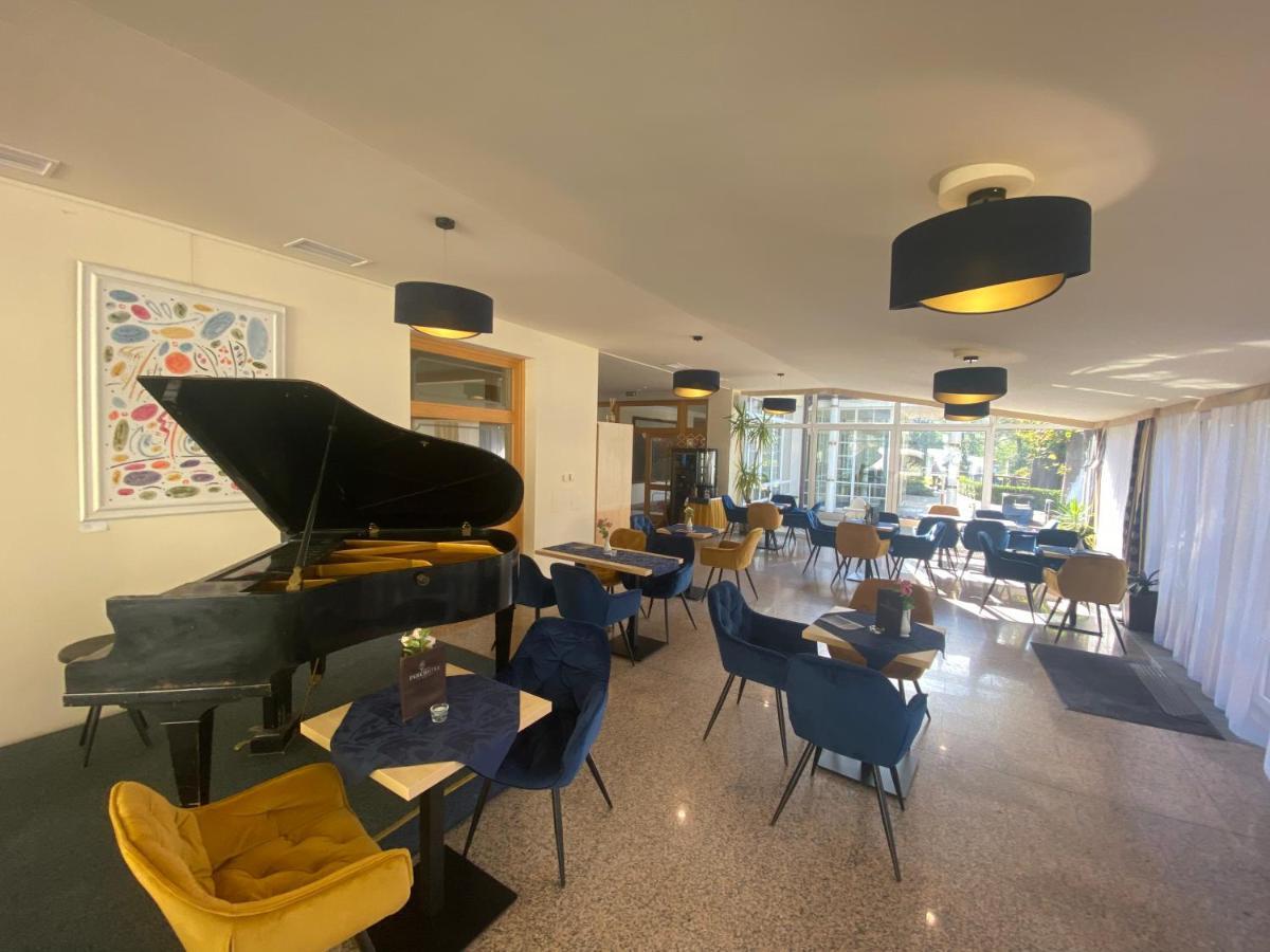 Parkhotel Na Baracke Nová Dubnica Eksteriør billede