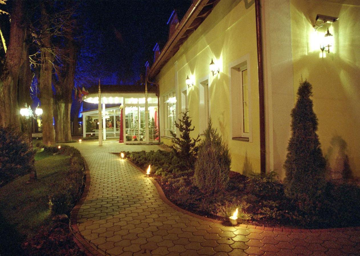 Parkhotel Na Baracke Nová Dubnica Eksteriør billede